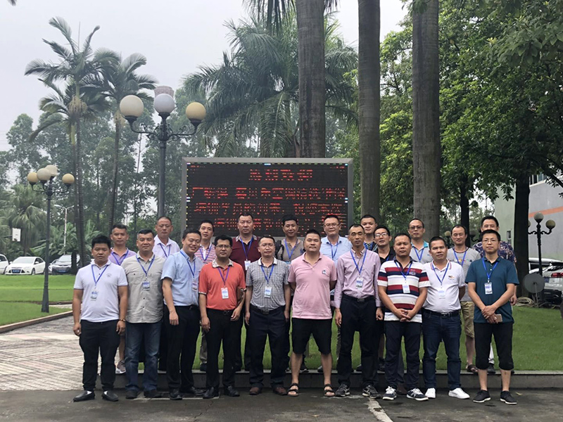 湖南世瑞環(huán)?？萍加邢薰?株洲治理餐飲油煙污染,廚房清理